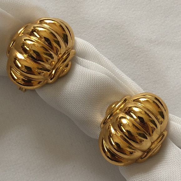 Monet Jewelry - Monet earrings